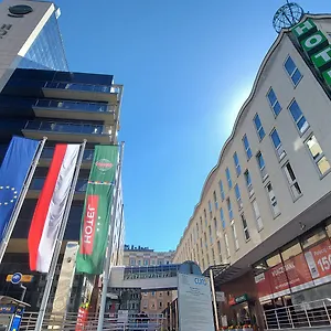gromada-warszawa-centrum.warsawhotelspoland.com/